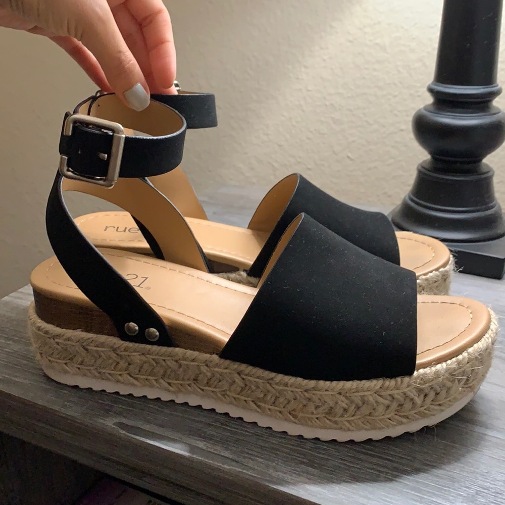 Womens sandals